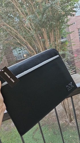 باوتش لابتوب ماركة مايكل كورس