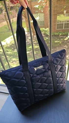 شنطة كبيرة ماركة تومي هيلفيقر