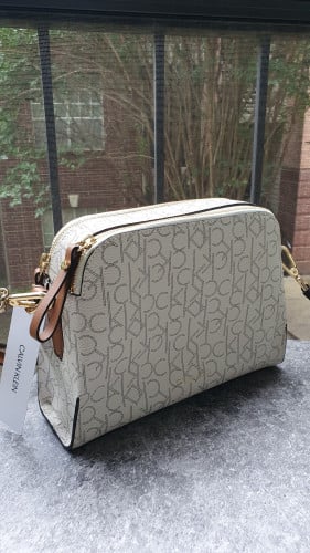 شنطة ماركة كالفن كلاين