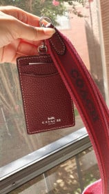 حامل هوية ماركة كوتش