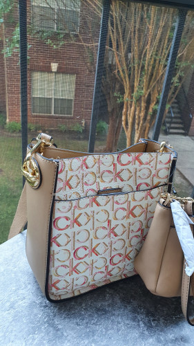 شنطة ماركة كالفن كلاين