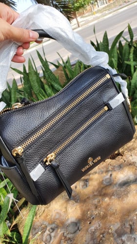 شنطة ماركة مايكل كورس