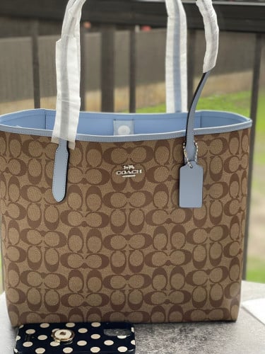 شنطة كبيرة ماركة كوتش tote bag