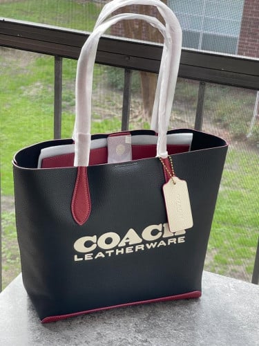 شنطة ماركة كوتش tote bag