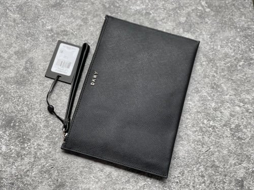 باوتش ماركة DKNY