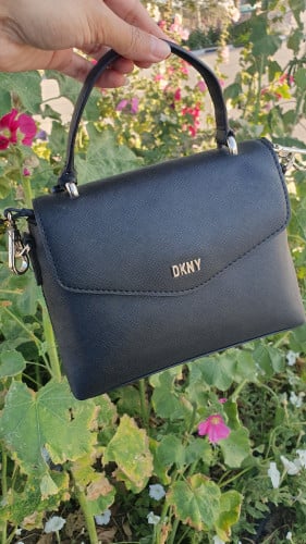 شنطة ماركة DKNY