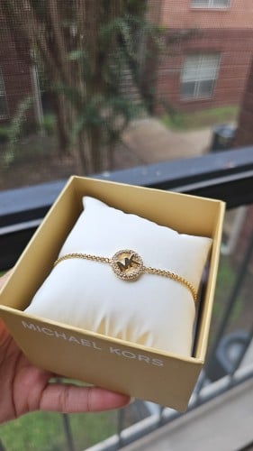 إسوارة ماركة مايكل كورس