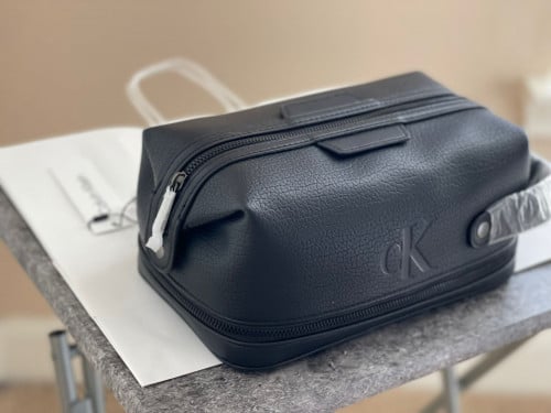 شنطة يد رجالية ماركة كالفن كلاين