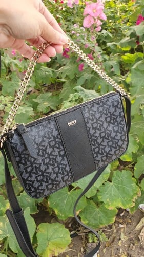 شنطة ماركة DKNY