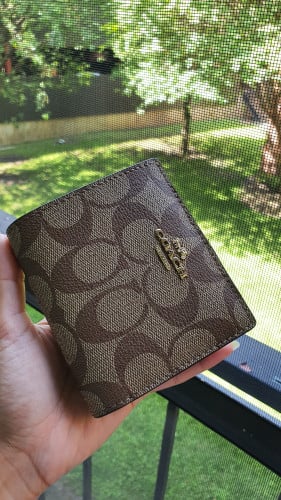 محفظة ماركة كوتش