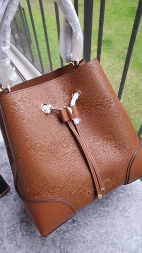 شنطة ماركة مايكل كورس