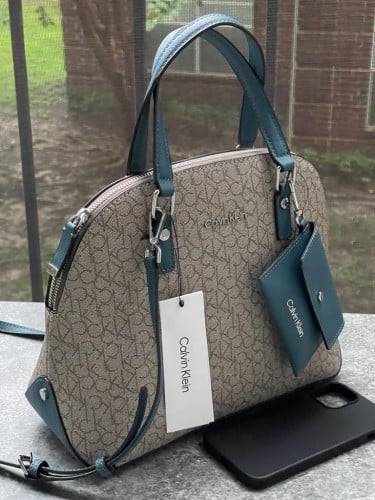 شنطة ماركة كالفن كلاين