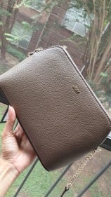 شنطة كروس ماركة DKNY