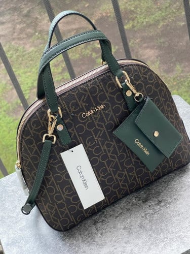 شنطة ماركة كالفن كلاين