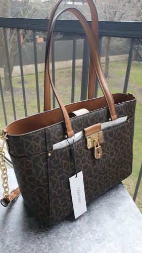 شنطة كبيرة ماركة كالفن كلاين