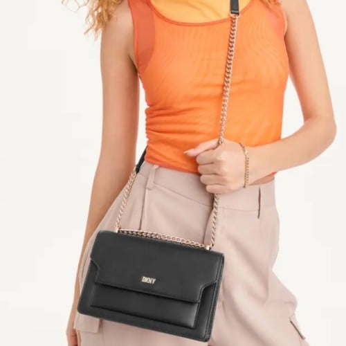 شنطة ماركة DKNY