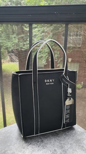 شنطة ماركة DKNY