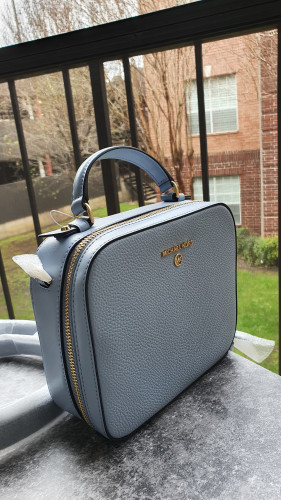 شنطة ماركة مايكل كورس