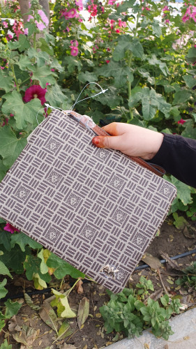 باوتش ماركة Anne Klein