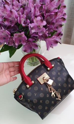 شنطة ماركة DKNY