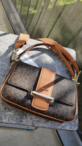 شنطة ماركة كالفن كلاين