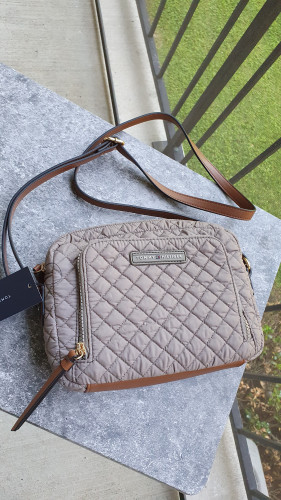 كروس ماركة تومي هيلفيقر