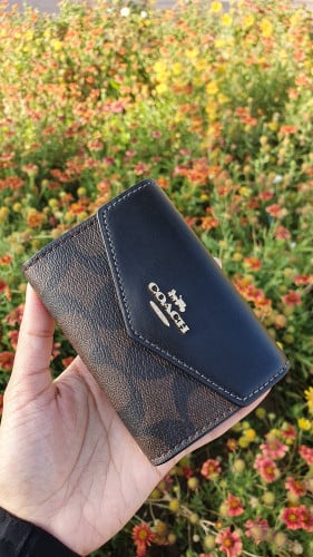 محفظة صغيرة ماركة كوتش