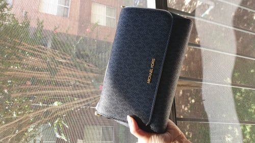 شنطة ماركة مايكل كورس