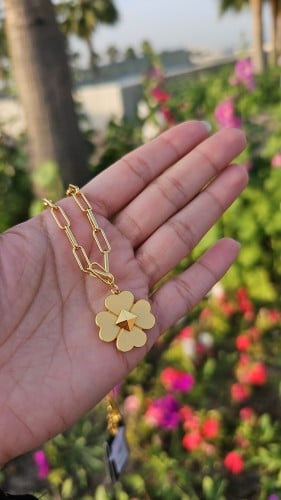 سلسال ماركة كيت سبيد