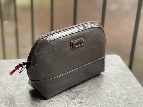 باوتش ماركة DKNY