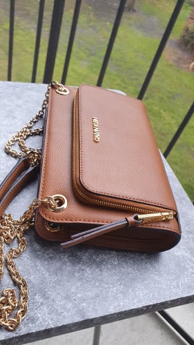 كروس ماركة كالفن كلاين