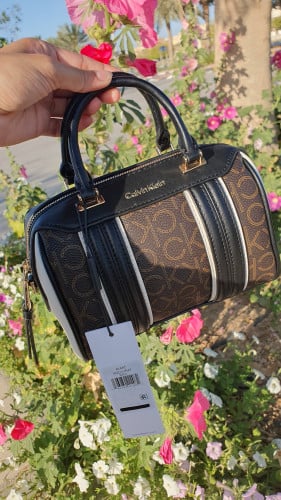 شنطة ماركة كالفن كلاين