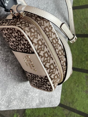 شنطة ماركة DKNY