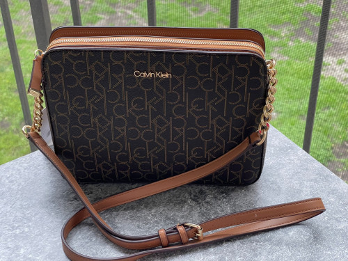 شنطة ماركة كالفن كلاين