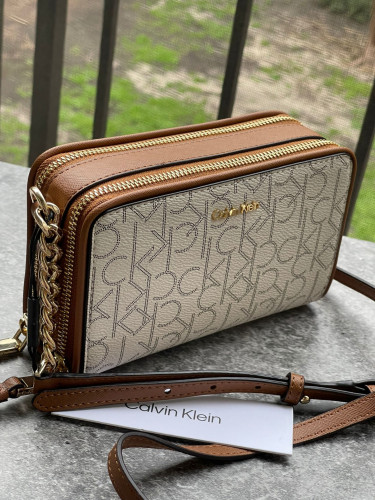 شنطة ماركة كالفن كلاين