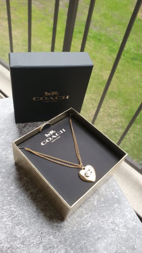 سلسال ماركة كوتش