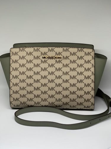 شنطة ماركة مايكل كورس