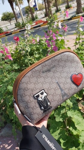 شنطة مكياج ماركة كارل ليقارفيلد