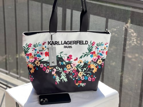 شنطة كبيرة ماركة كارل ليقارفيلد