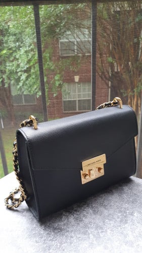 شنطة ماركة مايكل كورس