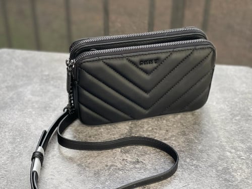 شنطة ماركة DKNY