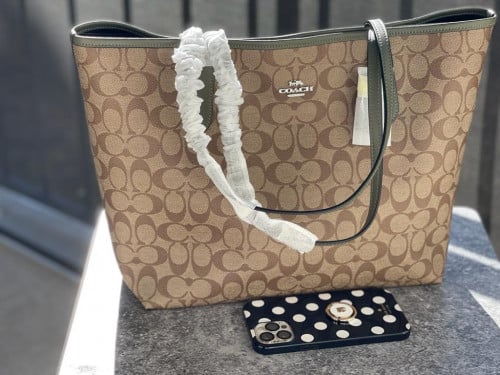 شنطة TOTE ماركة كوتش