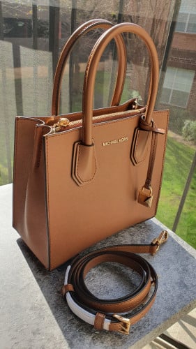 شنطة ماركة مايكل كورس