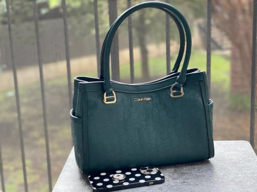 شنطة ماركة كالفن كلاين