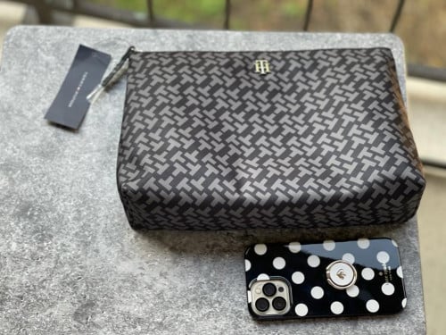 باوتش ماركة تومي هيلفيقر