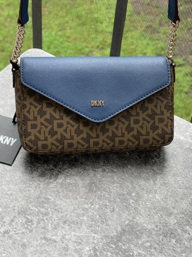 شنطة ماركة DKNY