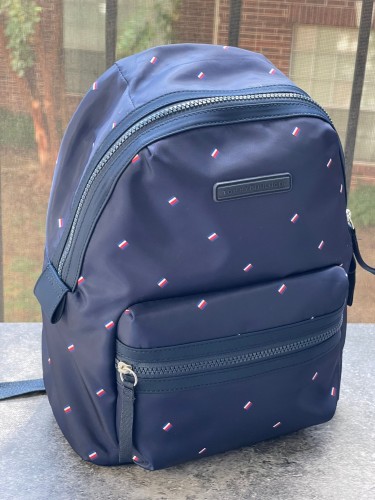 شنطة ظهر ماركة تومي هيلفيقر