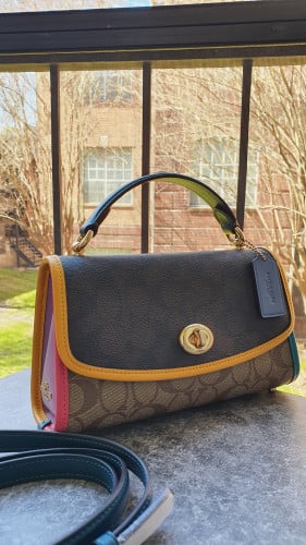 كروس ماركة كوتش