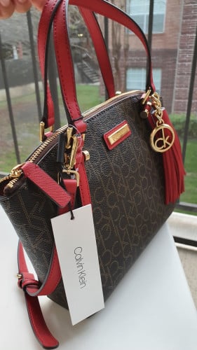 شنطة ماركة كالفن كلاين