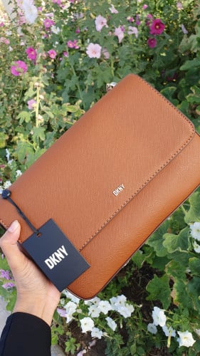 شنطة ماركة DKNY